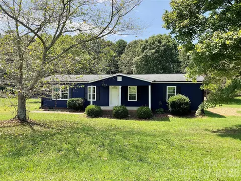 204 Conifer Dr, Statesville, NC 28625