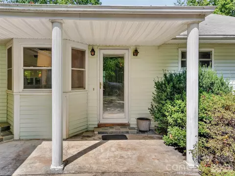 Exterior - 484 Briar Patch Ln, Saluda, NC 28773 photo 5 of 7