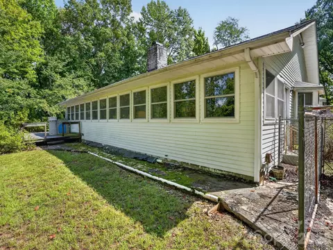 Exterior - 484 Briar Patch Ln, Saluda, NC 28773 photo 6 of 7