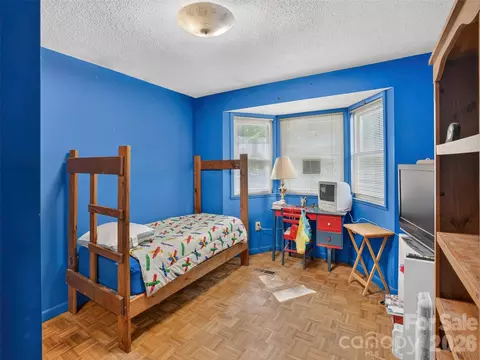 Bedroom - 484 Briar Patch Ln, Saluda, NC 28773 photo 4 of 7
