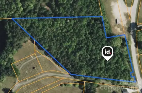 6149 Wylie Ave, Hickory Grove, SC 29717