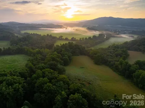 185 Mckinney Rd, Etowah, NC 28729