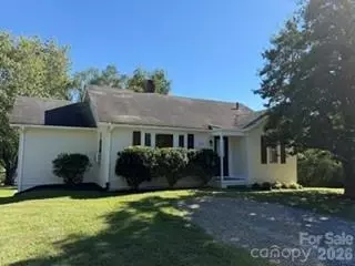 1110 N Ridge Rd, Hendersonville, NC 28792