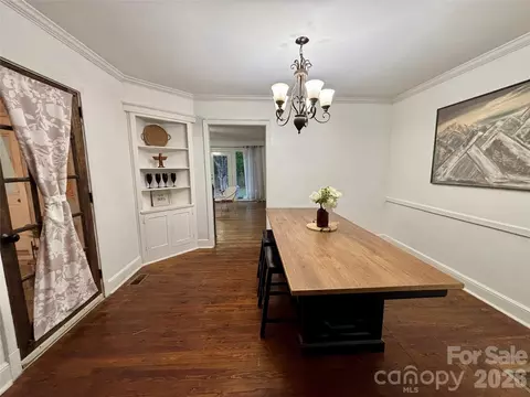 Dining - 707 W Barr St, Lancaster, SC 29720 photo 2 of 2