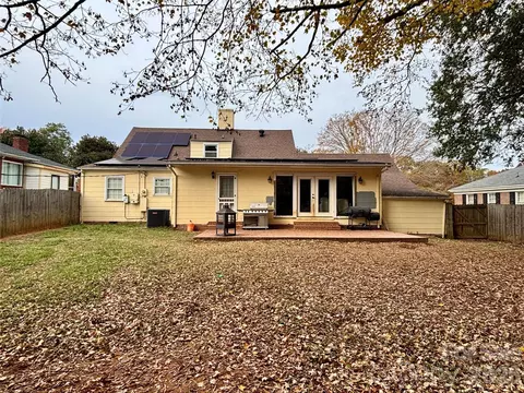 Exterior - 707 W Barr St, Lancaster, SC 29720 photo 5 of 8