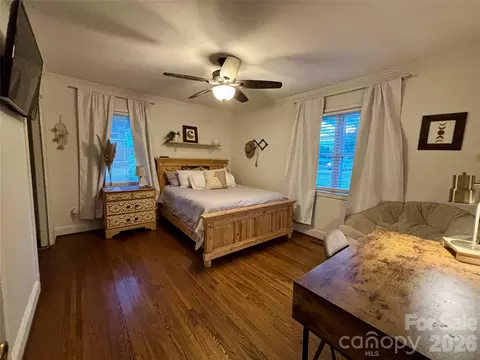 Bedroom - 707 W Barr St, Lancaster, SC 29720 photo 4 of 7