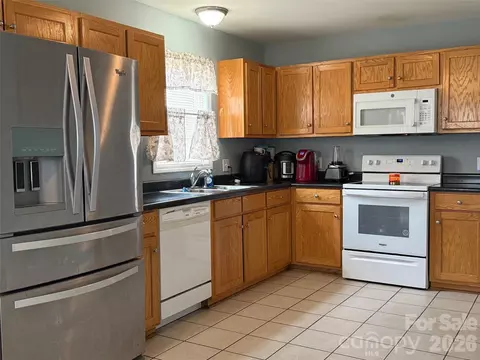 Kitchen - 2051 E Park Dr, Lancaster, SC 29720 photo 3 of 5