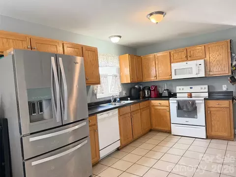 Kitchen - 2051 E Park Dr, Lancaster, SC 29720 photo 2 of 5