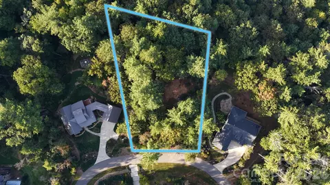 30 Hawberry Ct, Asheville, NC 28805