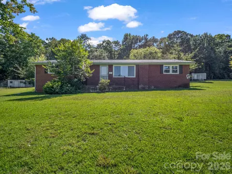 182 Longview Dr, Forest City, NC 28043