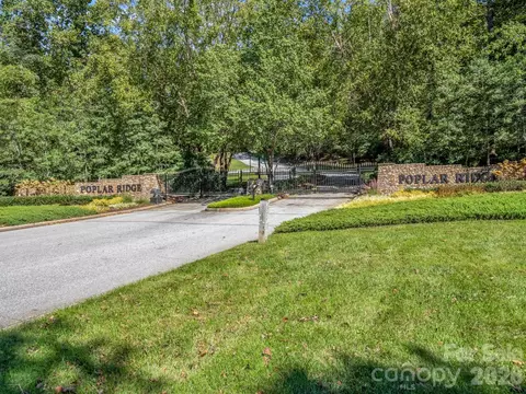 504 Barrington Dr, Asheville, NC 28803