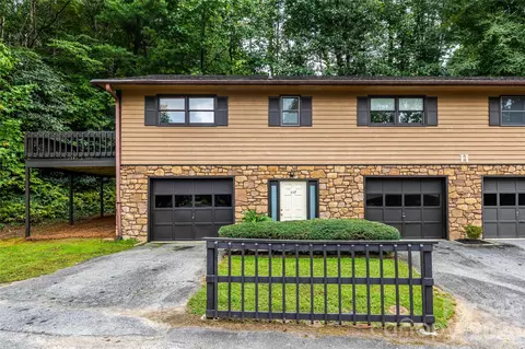 117 View De Lake Dr, Etowah, NC 28729