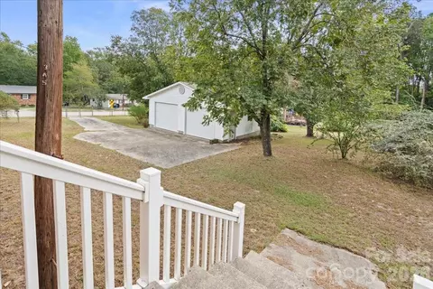 Exterior - 630 E Pigg St, Pageland, SC 29728 photo 2 of 4