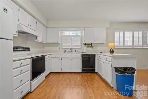 Kitchen - 630 E Pigg St, Pageland, SC 29728 photo 2 of 3