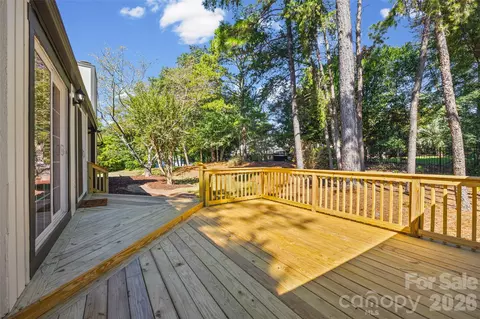 Exterior - 25002 Molokai Dr, Tega Cay, SC 29708 photo 5 of 8