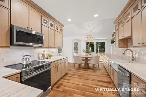 Kitchen - 25002 Molokai Dr, Tega Cay, SC 29708 photo 3 of 4