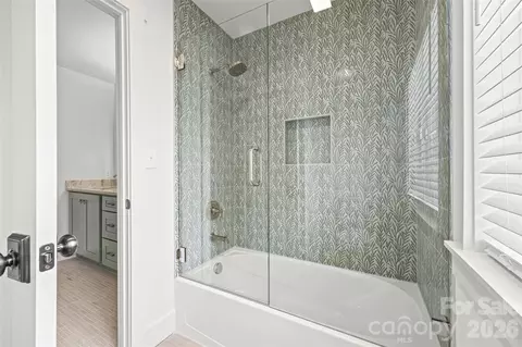 Bath - 25002 Molokai Dr, Tega Cay, SC 29708 photo 6 of 6