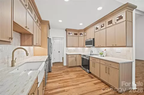 Kitchen - 25002 Molokai Dr, Tega Cay, SC 29708 photo 1 of 4