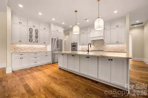 Kitchen - 978 Mapleton Ln, Columbus, NC 28722 photo 2 of 4
