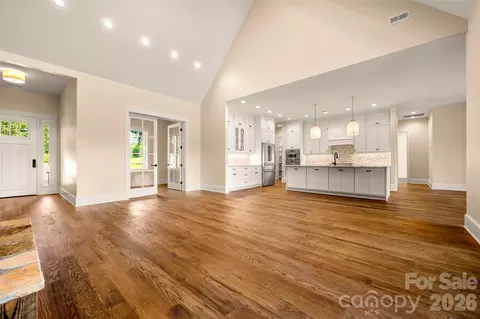 Living - 978 Mapleton Ln, Columbus, NC 28722 photo 4 of 4