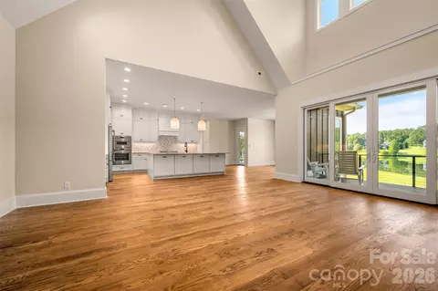 Living - 978 Mapleton Ln, Columbus, NC 28722 photo 3 of 4