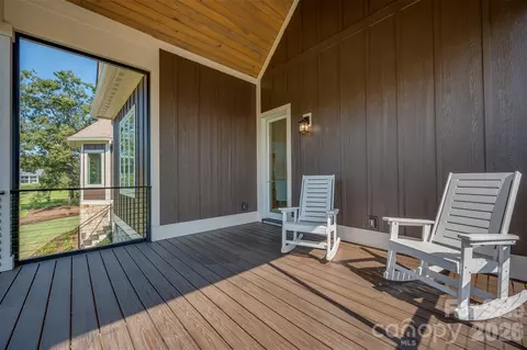 Exterior - 978 Mapleton Ln, Columbus, NC 28722 photo 6 of 7