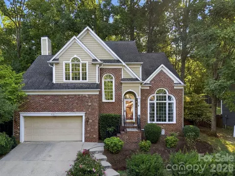 4131 Beauvista Dr, Charlotte, NC 28269