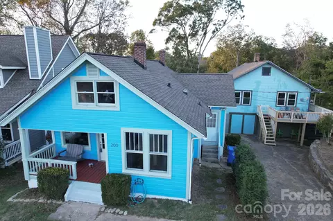 Courtland Place, Asheville, NC 28801