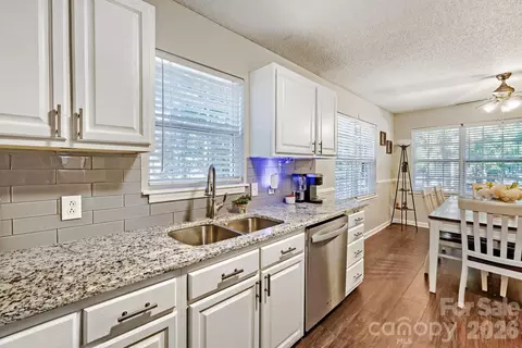 Kitchen - 7742 Red Robin Trl, Denver, NC 28037 photo 5 of 5