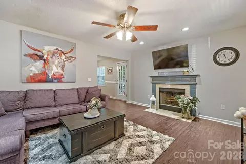 Living - 7742 Red Robin Trl, Denver, NC 28037 photo 2 of 4