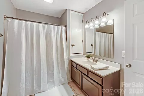 Bath - 7742 Red Robin Trl, Denver, NC 28037 photo 2 of 4