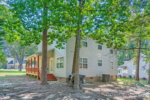 Exterior - 7742 Red Robin Trl, Denver, NC 28037 photo 3 of 6