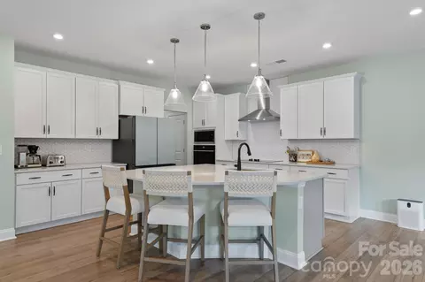 6113 Mariemont Cir, Charlotte, NC 28226