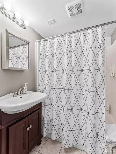 Bath - 541 W Probart St, Brevard, NC 28712 photo 5 of 5