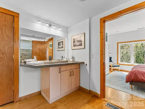 Bath - 541 W Probart St, Brevard, NC 28712 photo 1 of 5