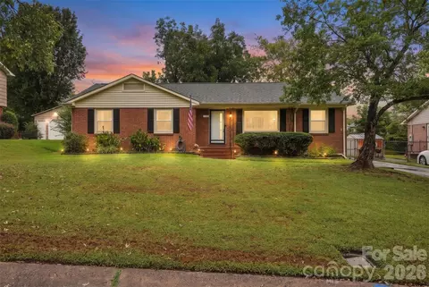 7033 Starvalley Dr, Charlotte, NC 28210