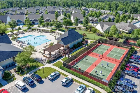 View/Area - 17520 Inver Bldg B Unit 109 Dr #BLDG B, 109, Cornelius, NC 28031 photo 3 of 11