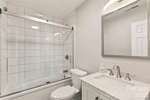Bath - 3000 Faircroft Way, Monroe, NC 28110 photo 4 of 4