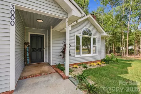 Exterior - 3000 Faircroft Way, Monroe, NC 28110 photo 2 of 5