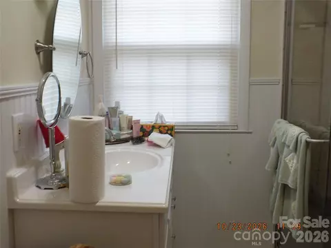 Bath - 1104 Crestfield Dr, Lancaster, SC 29720 photo 1 of 4