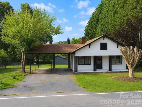 Exterior - 113 Mountain View St, Morganton, NC 28655 photo 3 of 4
