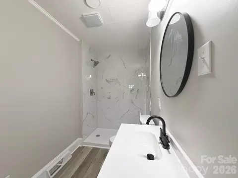 Bath - 113 Mountain View St, Morganton, NC 28655 photo 2 of 4