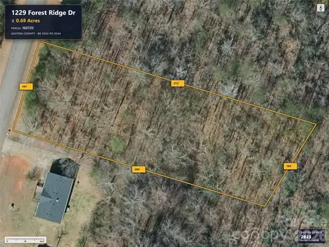 1229 Forest Ridge Dr, Bessemer City, NC 28016