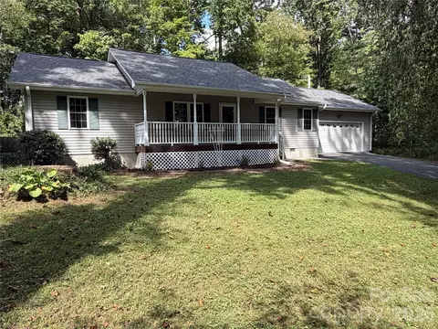 251 Angeline Dr, Mills River, NC 28759