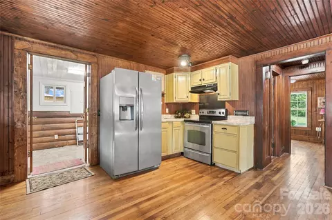Kitchen - 114 Beacon Hill Rd, Ellenboro, NC 28040 photo 2 of 3