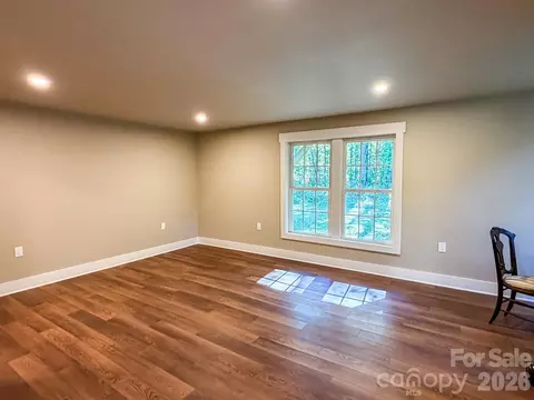 Living - 283 Robin Dr, Marion, NC 28752 photo 3 of 5