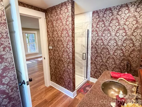 Bath - 283 Robin Dr, Marion, NC 28752 photo 1 of 5