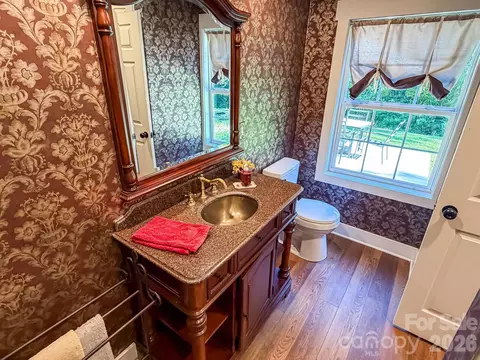 Bath - 283 Robin Dr, Marion, NC 28752 photo 3 of 5