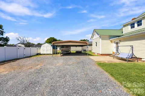 Exterior - 322 E Main St, Maiden, NC 28650 photo 5 of 8