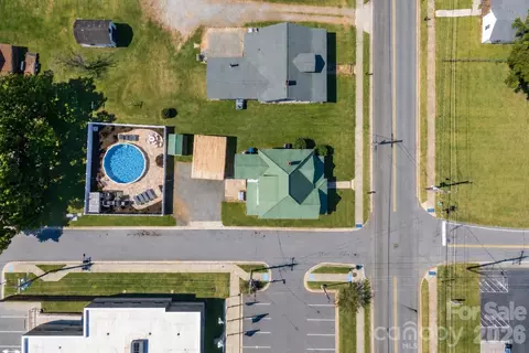 Exterior - 322 E Main St, Maiden, NC 28650 photo 6 of 8